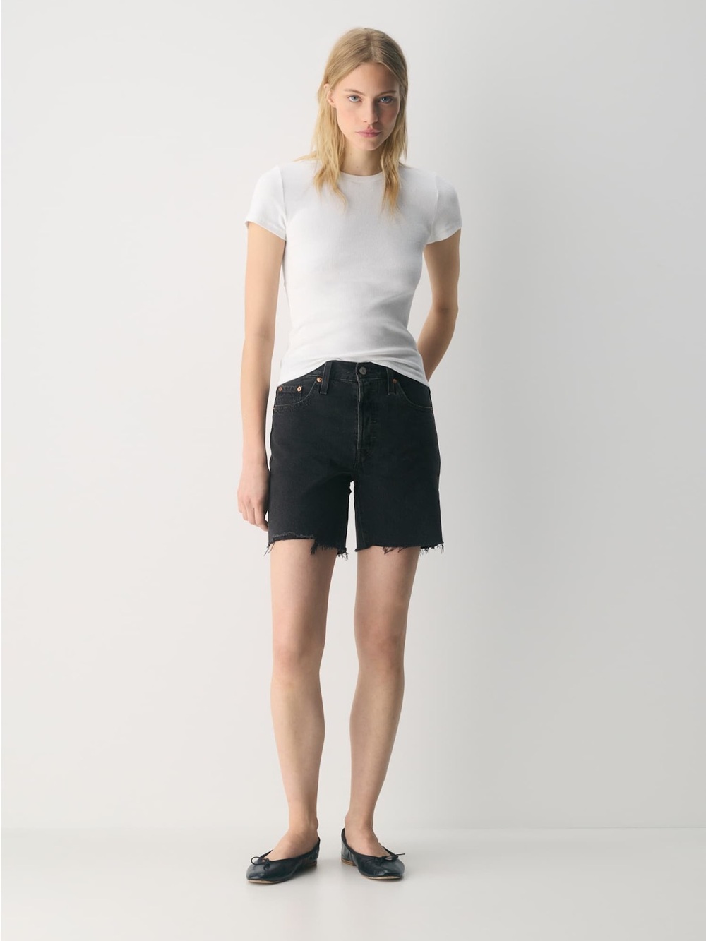 LEVIS 501 MID THIGH SHORT